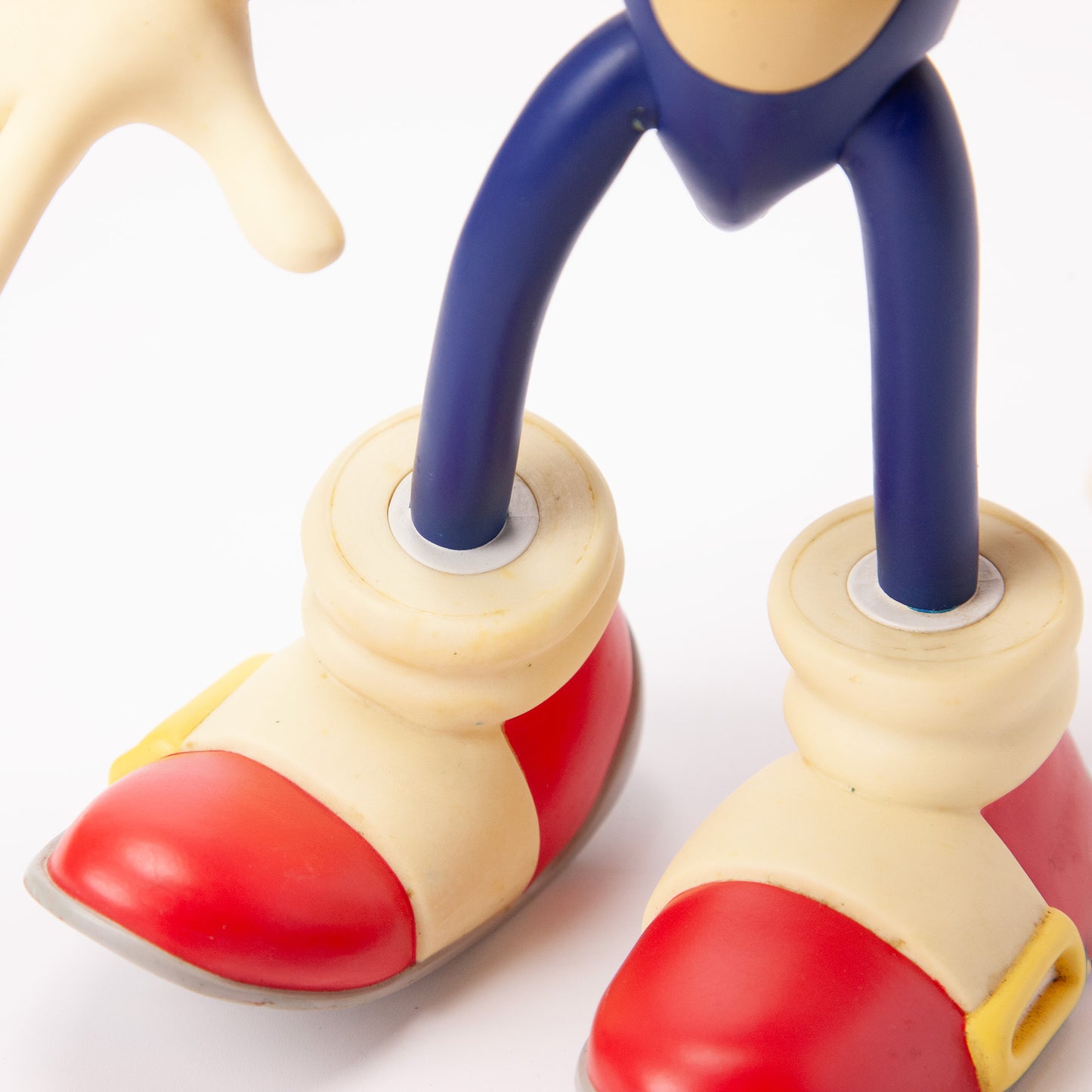 1999 Resaurus Sonic the Hedgehog 11" Action Figure