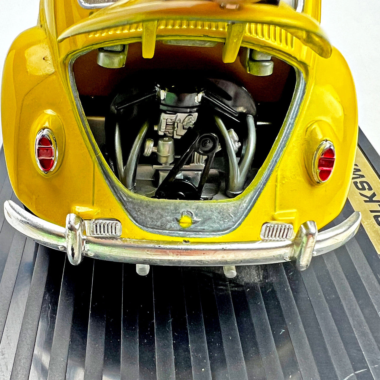 Yellow 1967 Volkswagen Beetle Die-Cast Car 1:18 Scale with Stand