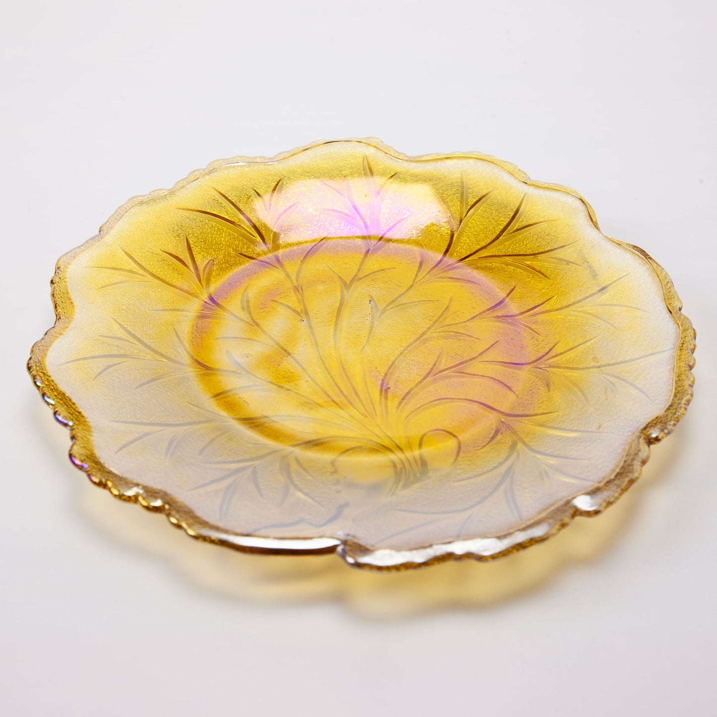 Vintage Indiana Carnival Glass Amber Leaf Pattern 10 Inch Plate