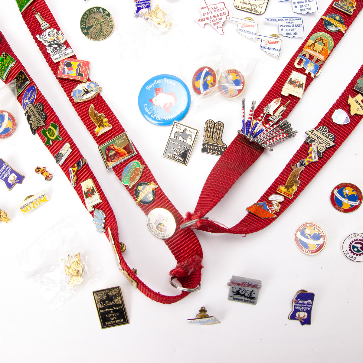 95 Vintage Holiday Rambler RV Club Travel Pin Texas Rally Badge Lot