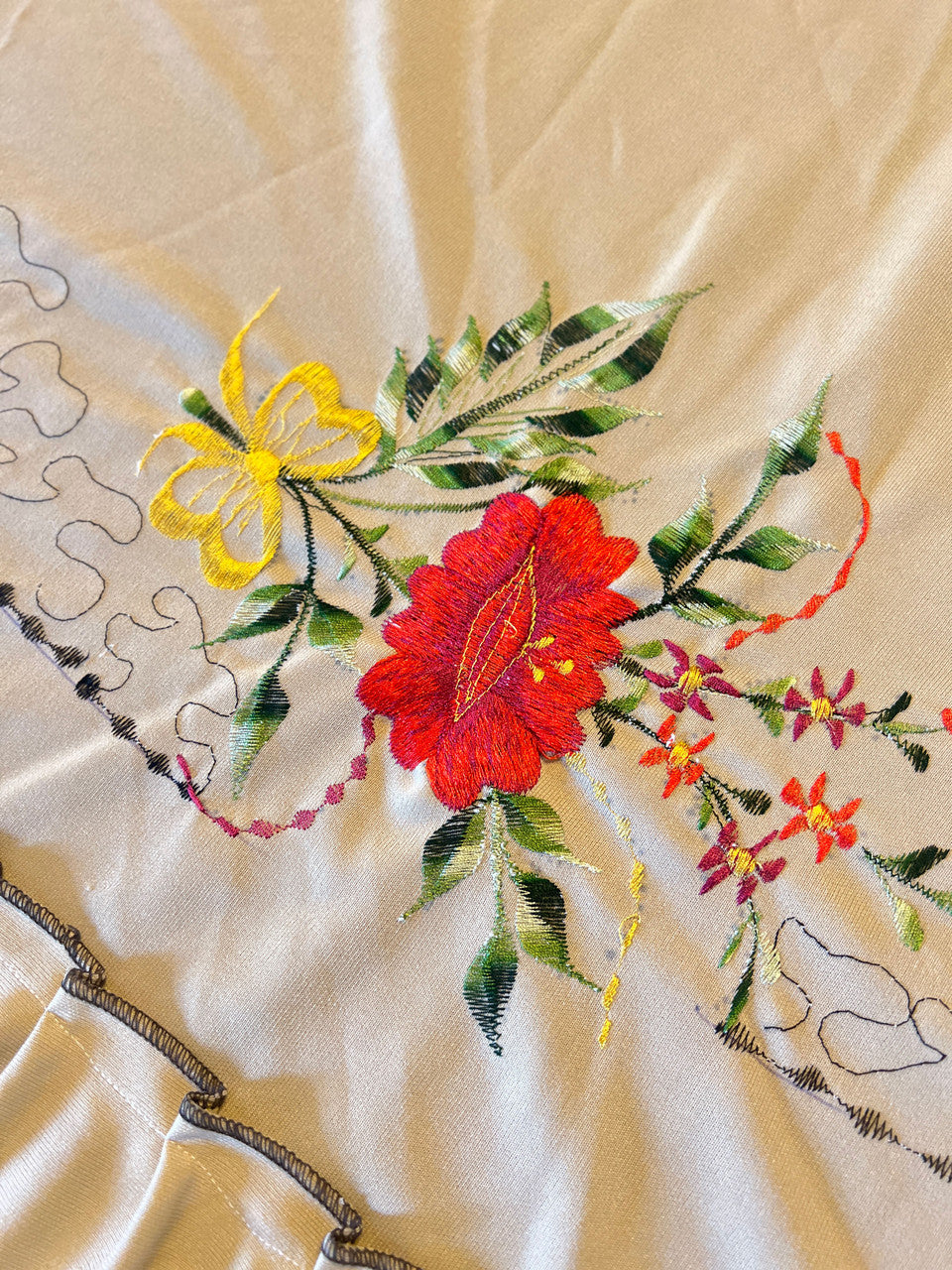 Round Floral Embroidered Tablecloth with Skirt Poly Blend 60in