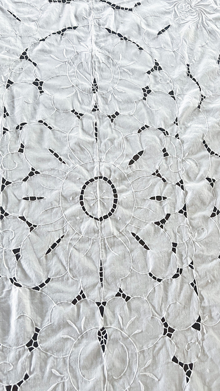 Vintage Madeira Cutwork Embroidered Tablecloth with 10 Napkins 77x62