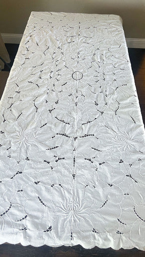 Vintage Madeira Cutwork Embroidered Tablecloth with 10 Napkins 77x62
