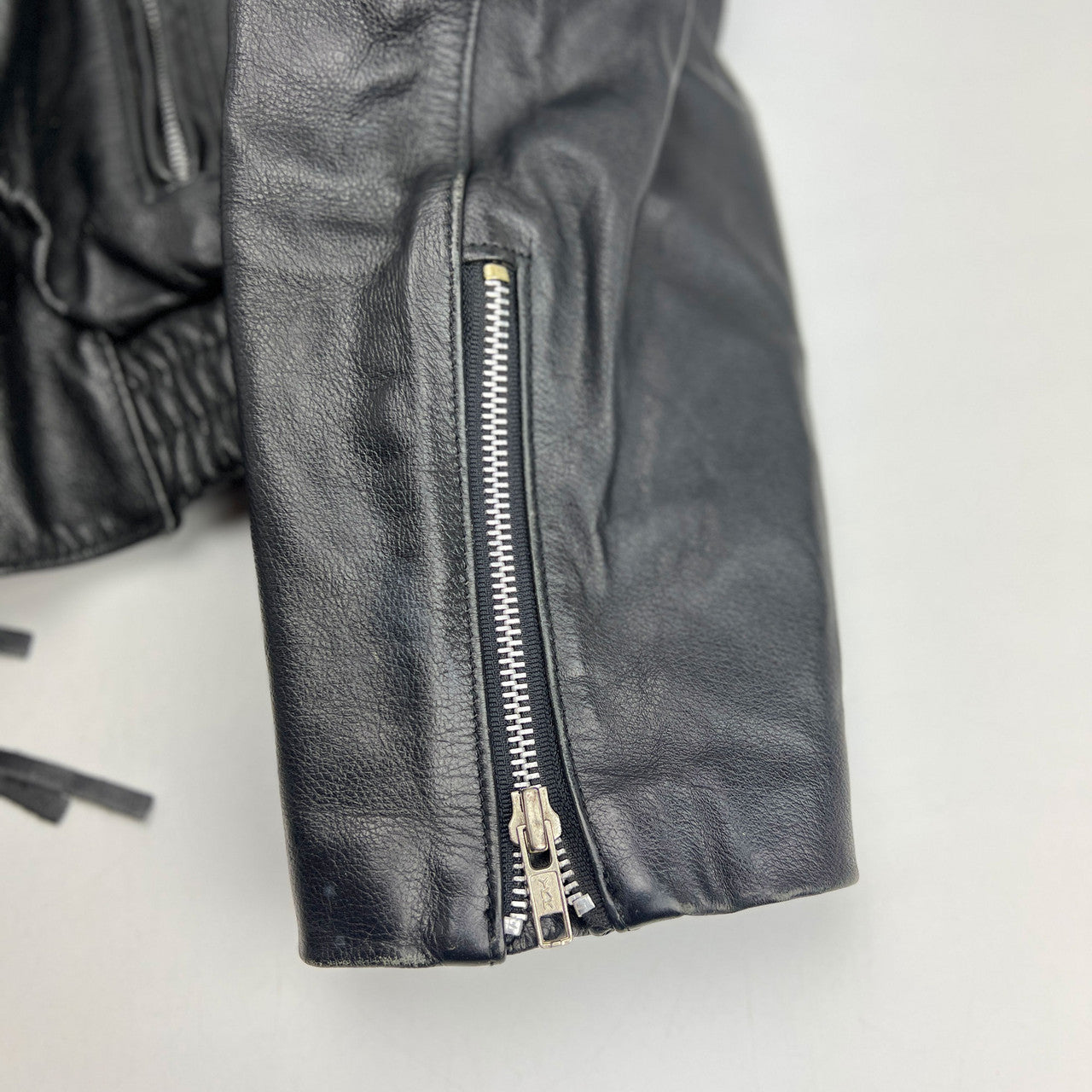 1980s Women's Open Road Black Leather Fringe Motorcycle Jacket Size 12