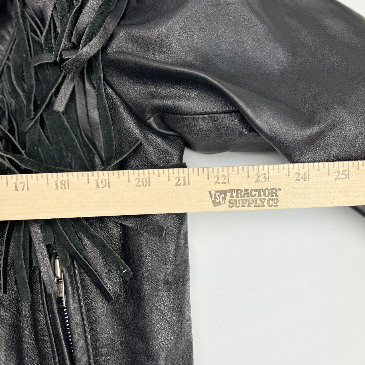 1980s Women's Open Road Black Leather Fringe Motorcycle Jacket Size 12