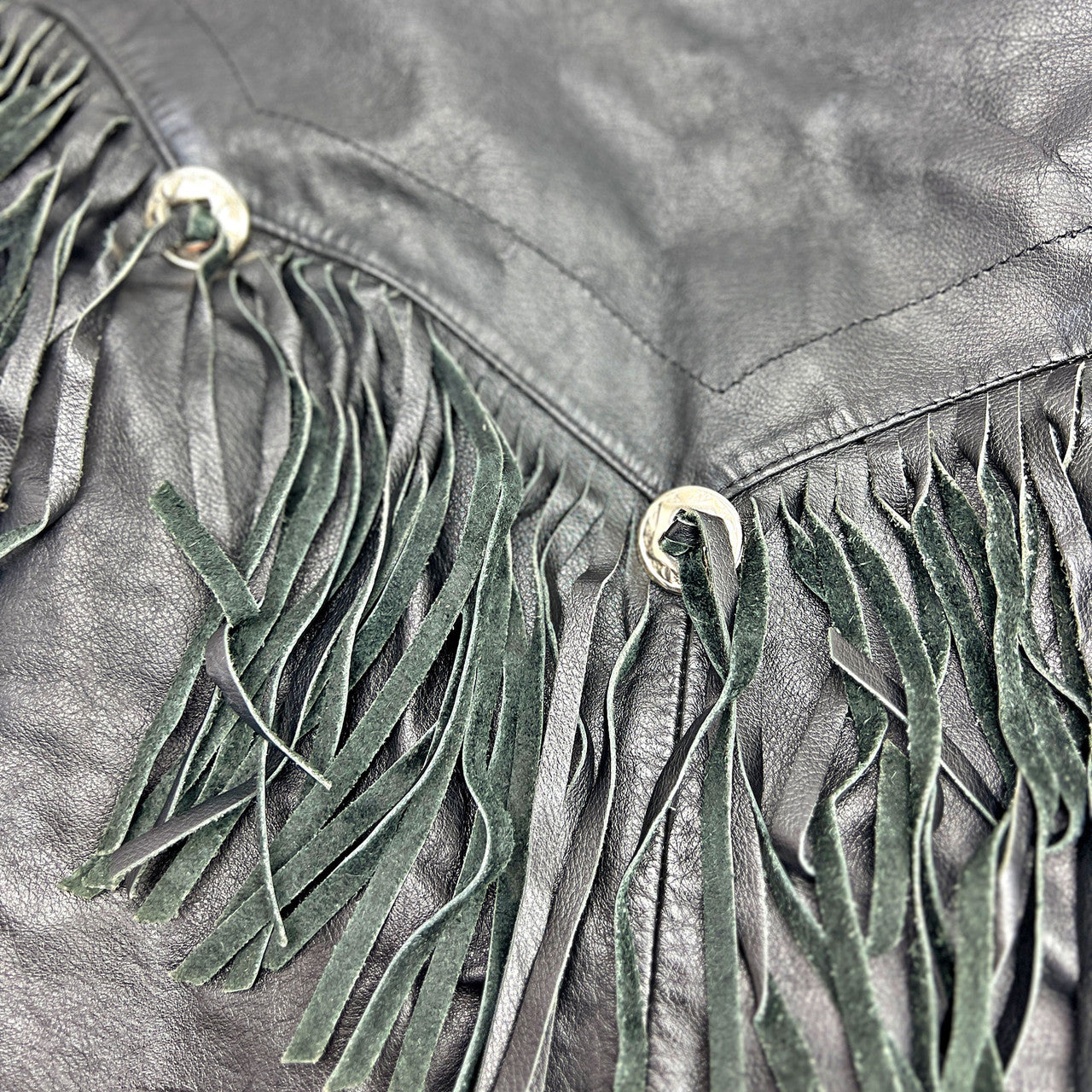 1980s Women's Open Road Black Leather Fringe Motorcycle Jacket Size 12